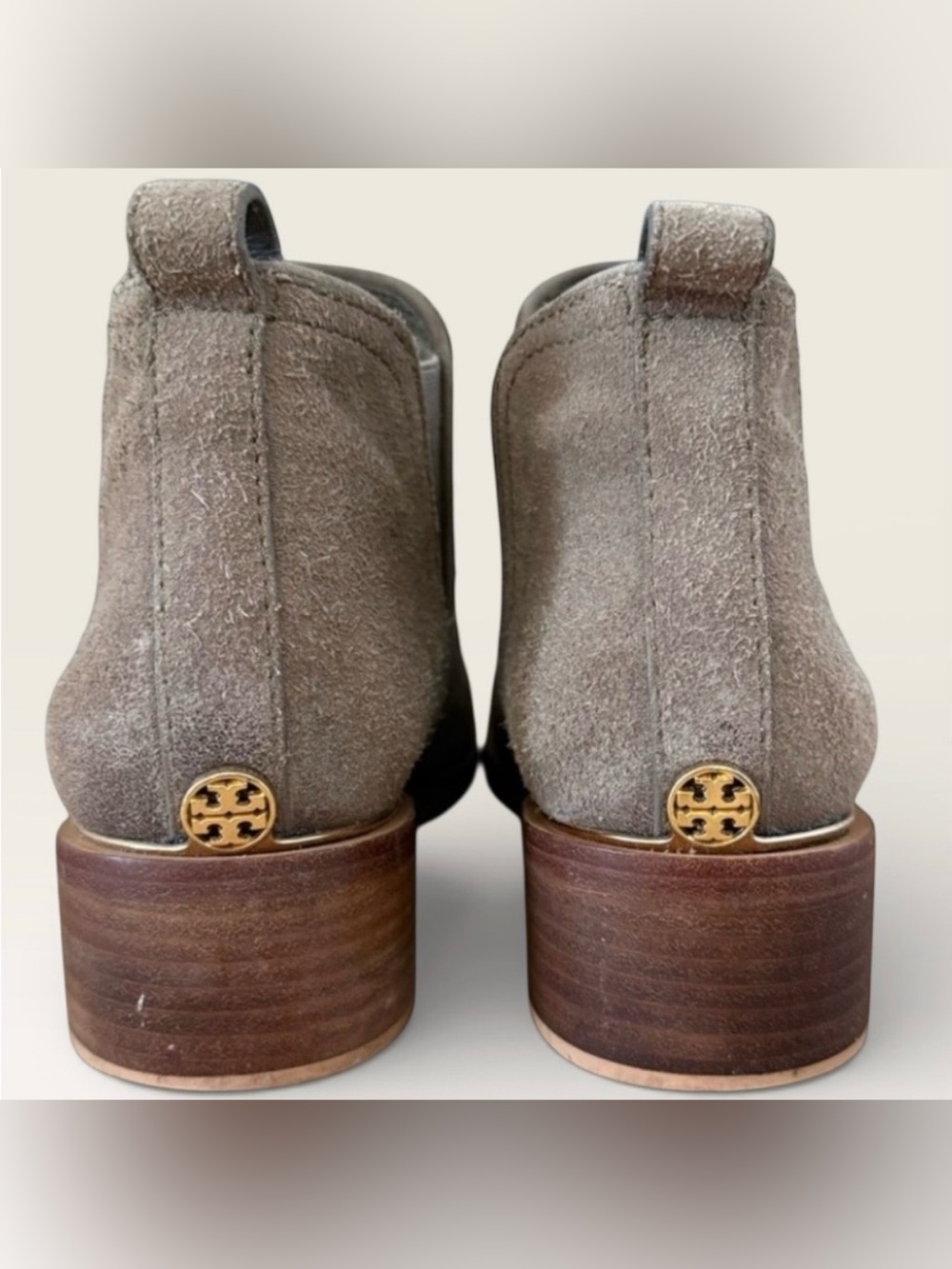 Tory Burch Chelsea Ankle Boots Women’s 8.5M Gray Suede Leather Gold Logo